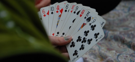 A Beginner’s Guide to Online Card Games: Rules, Variants and Smart Play